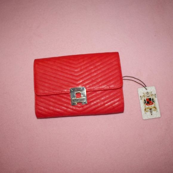 Urban Expressions Clutch - Picture 1 of 3